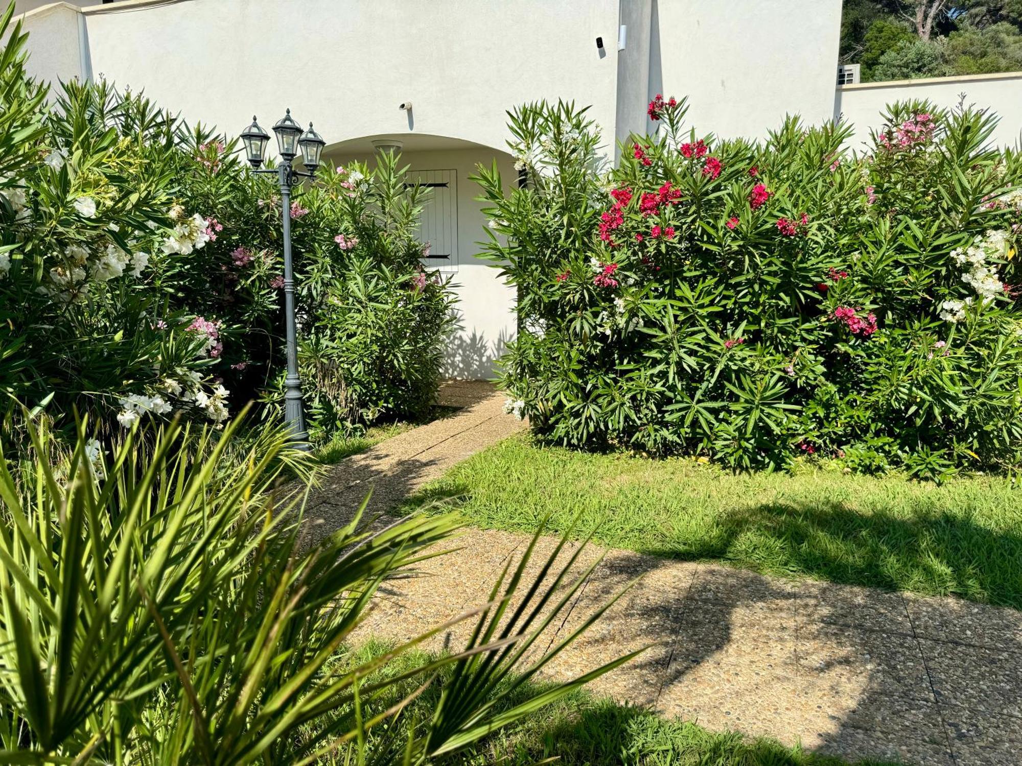 Beach Cannes Bungalows Le Cannet Exterior foto